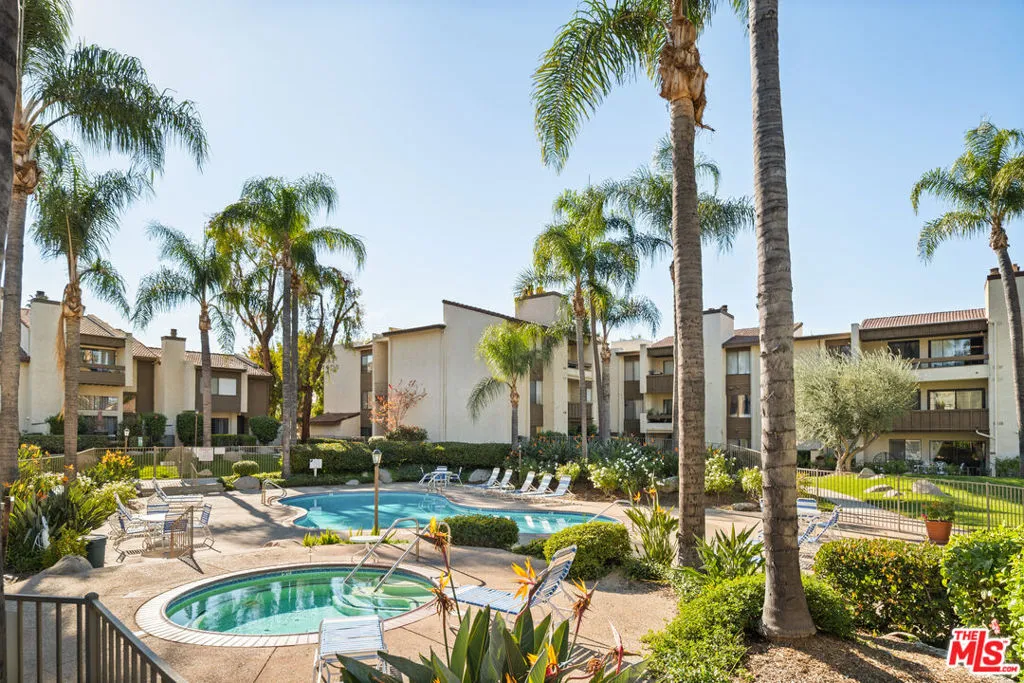 21500 Califa Street 185, Woodland Hills, California 91367 home-pic-24